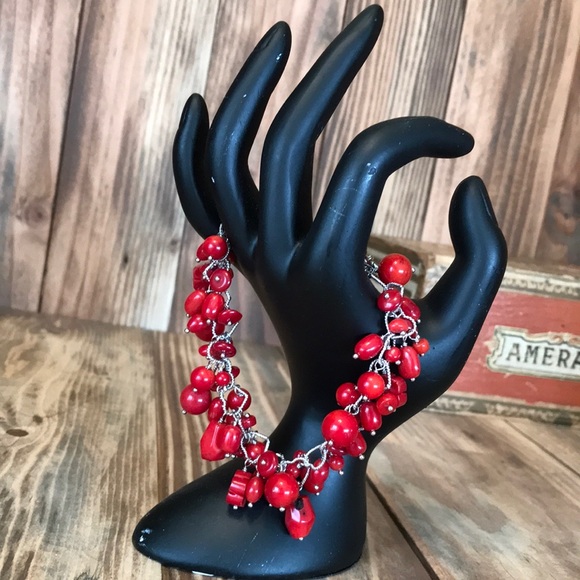 Elegant Red Coral Hearts and Flowers Bracelet - Picture 2 of 6